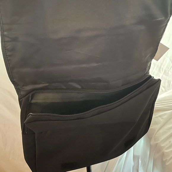 AXIZ GROUP MESSENGER BAG OR MANBAG - Picture 4 of 6